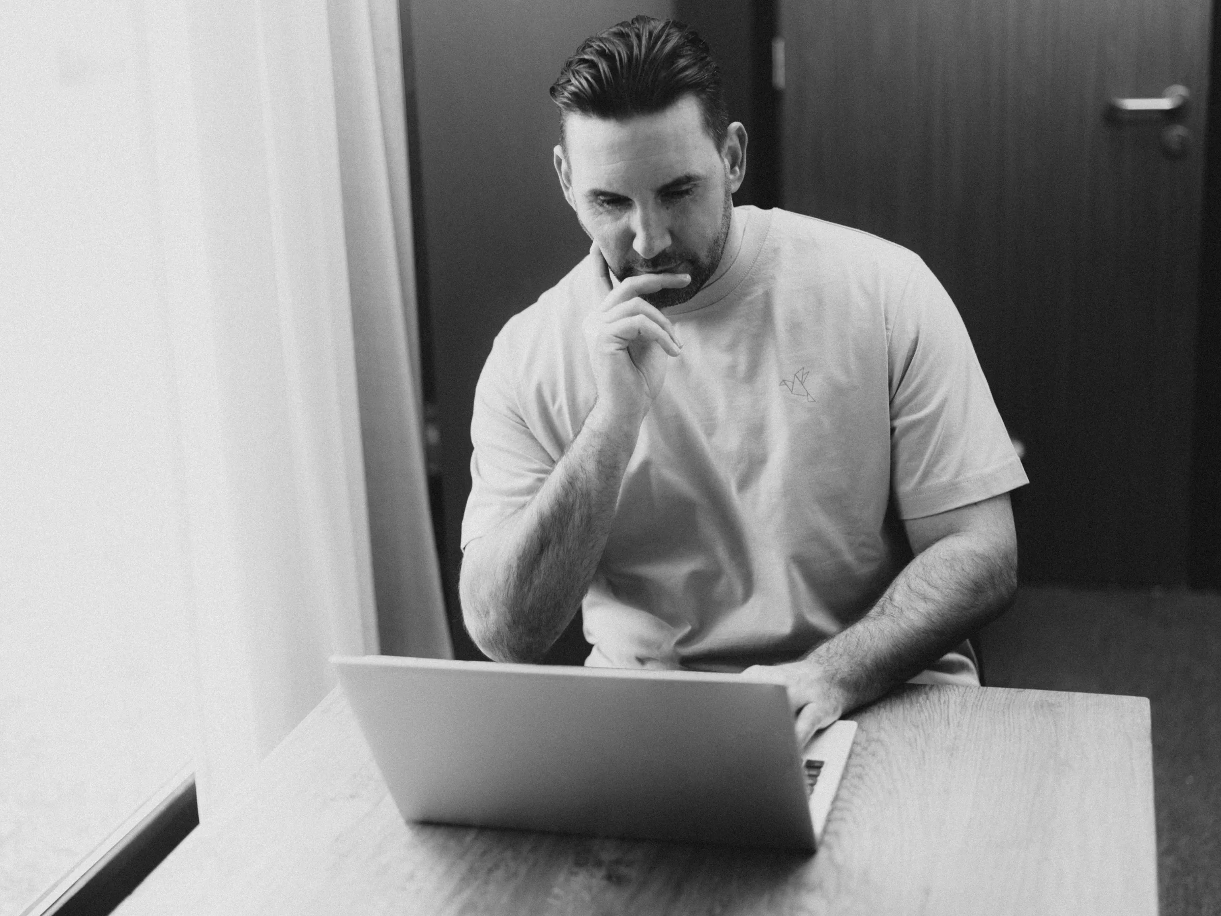 Tommy Bekelaar aan het werk